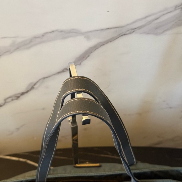 💎GORGEOUS AUTHENTIC PRADA NYLON/ LEATHER TOTE BAG💎 - Picture 3 of 16